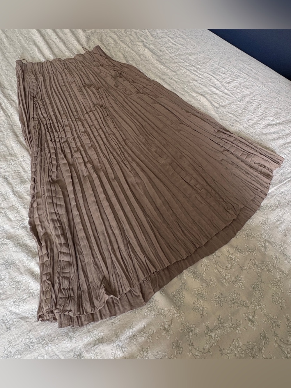 Massimo Dutti Pleated Midi Skirt in Taupe - Picture 2 of 4